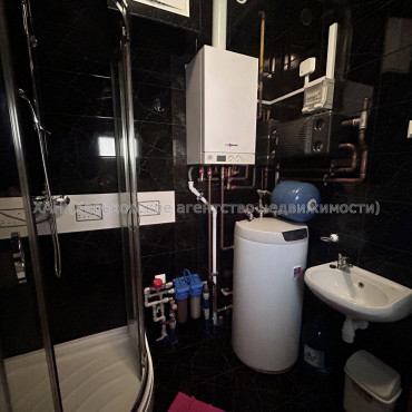 Продам будинок, 200 м², 5.50 соток, евроремонт 