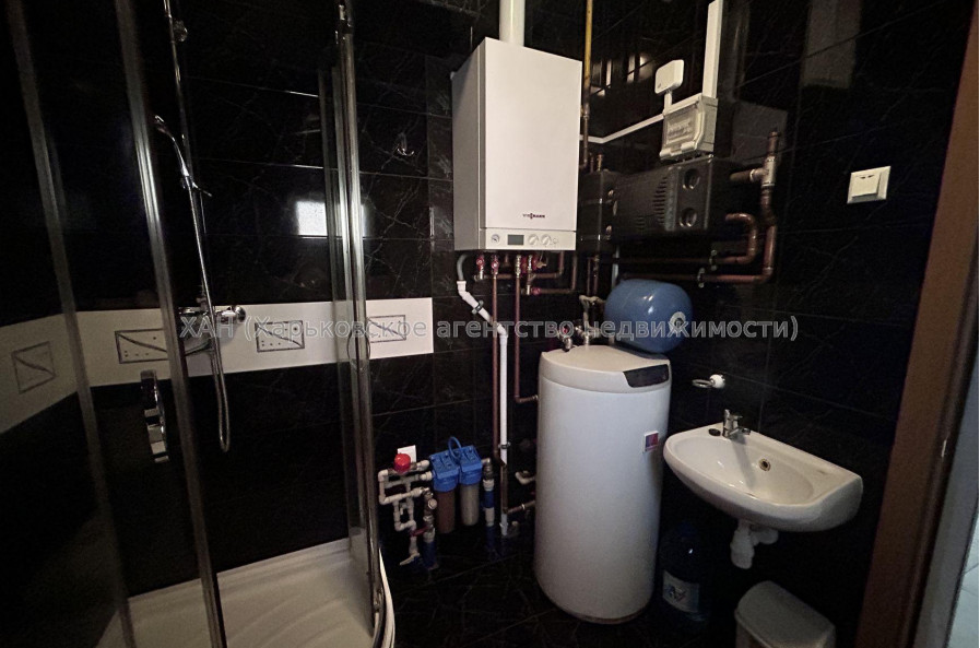 Продам будинок, 200 м², 5.50 соток, евроремонт 