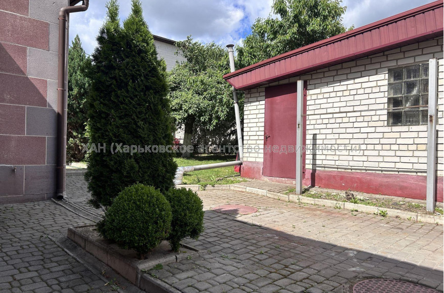 Продам будинок, 200 м², 5.50 соток, евроремонт 