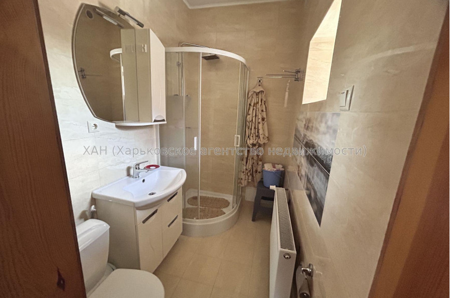 Продам будинок, 200 м², 5.50 соток, евроремонт 
