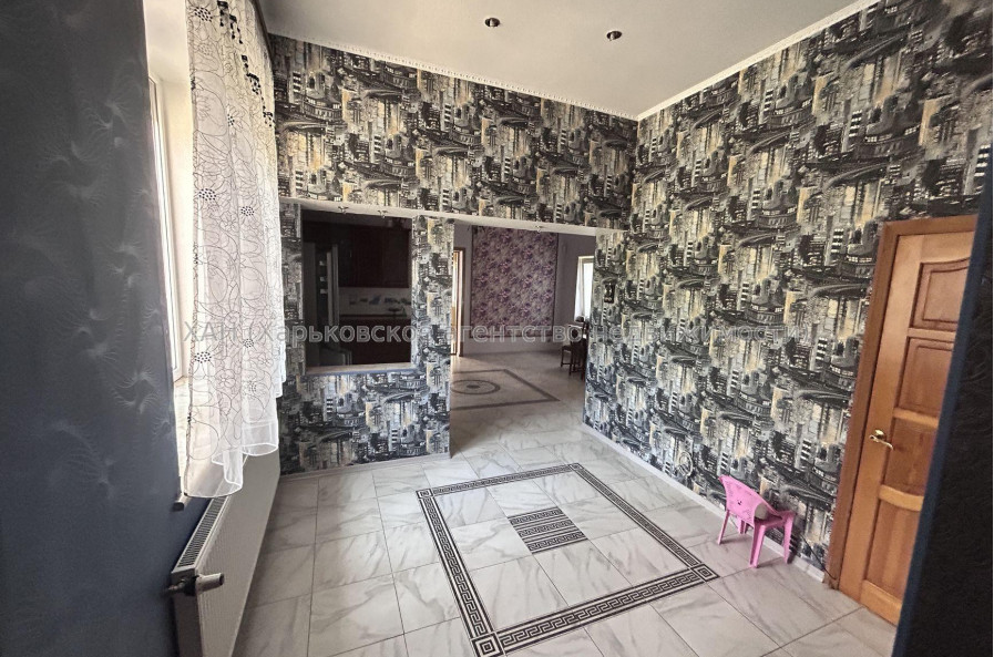 Продам будинок, 200 м², 5.50 соток, евроремонт 