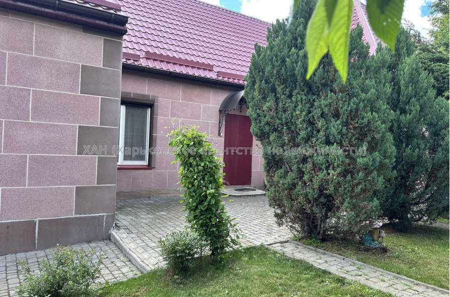 Продам будинок, 200 м², 5.50 соток, евроремонт 