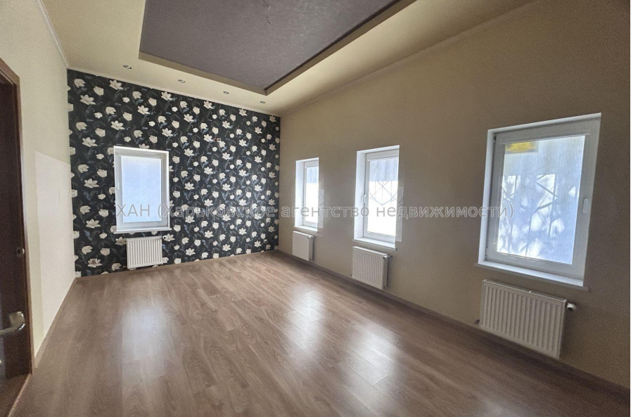 Продам будинок, 200 м², 5.50 соток, евроремонт 