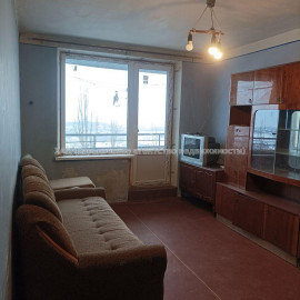 Продам квартиру, Жуковского просп. , 2 кім., 46 м², советский ремонт