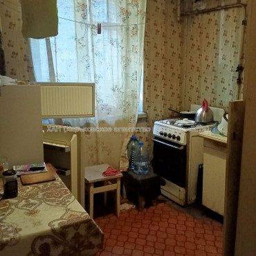 Продам квартиру, Харьковских Дивизий ул. , 1 кім., 30 м², без ремонта 
