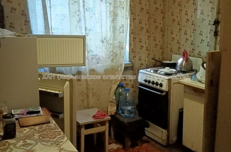Продам квартиру, Харьковских Дивизий ул. , 1 кім., 30 м², без ремонта 