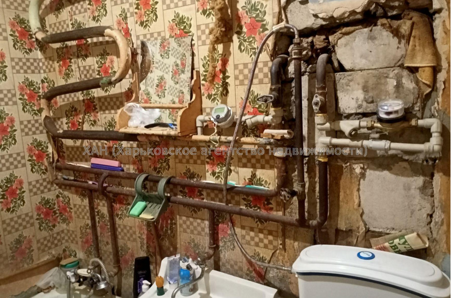 Продам квартиру, Харьковских Дивизий ул. , 1 кім., 30 м², без ремонта 