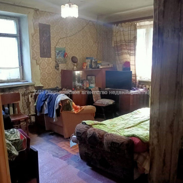 Продам квартиру, Харьковских Дивизий ул. , 1 кім., 30 м², без ремонта 