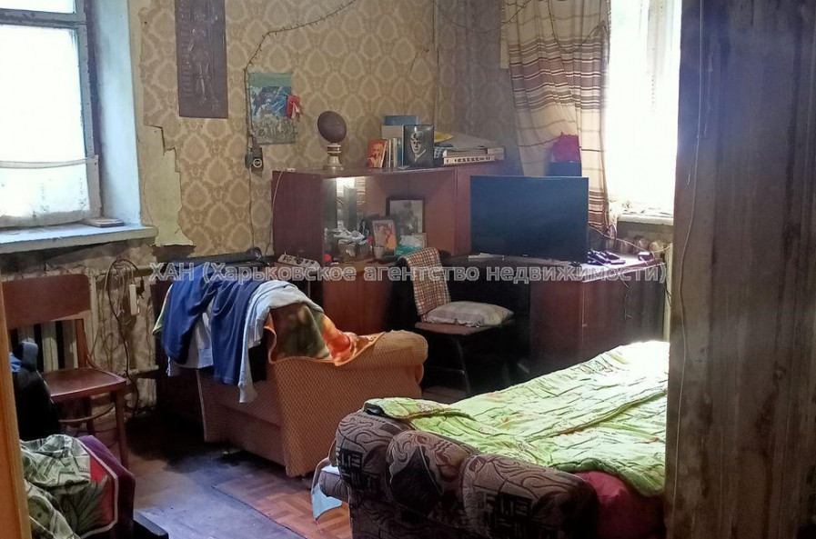 Продам квартиру, Харьковских Дивизий ул. , 1 кім., 30 м², без ремонта 