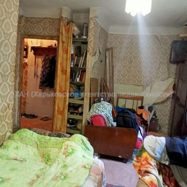 Продам квартиру, Харьковских Дивизий ул. , 1 кім., 30 м², без ремонта 