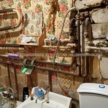 Продам квартиру, Харьковских Дивизий ул. , 1  ком., 30 м², без ремонта 