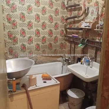 Продам квартиру, Харьковских Дивизий ул. , 1  ком., 30 м², без ремонта 