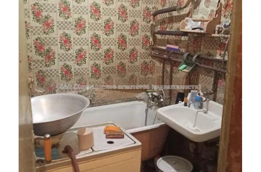 Продам квартиру, Харьковских Дивизий ул. , 1  ком., 30 м², без ремонта 