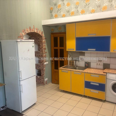 Продам квартиру, Москалёвская ул. , 1 кім., 40 м², косметический ремонт 