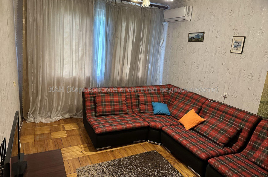 Продам квартиру, Валентиновская ул. , 3 кім., 62.90 м², советский ремонт 