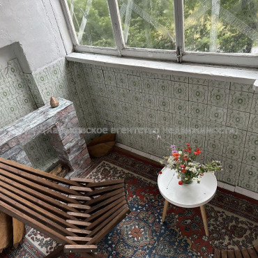 Продам квартиру, Валентиновская ул. , 3 кім., 62.90 м², советский ремонт 