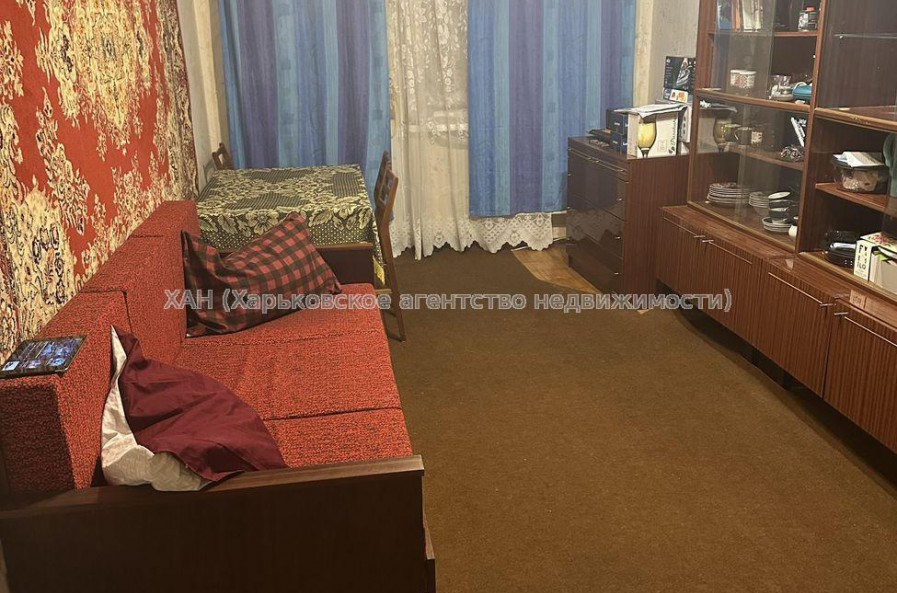 Продам квартиру, Валентиновская ул. , 3 кім., 62.90 м², советский ремонт 