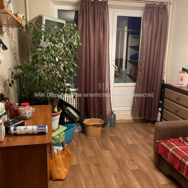 Продам квартиру, Победы просп. , 4  ком., 90 м², косметический ремонт 