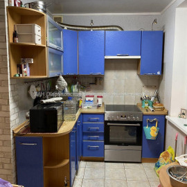 Продам квартиру, Победы просп. , 4  ком., 90 м², косметический ремонт