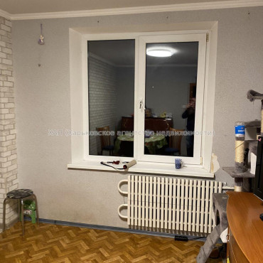 Продам квартиру, Победы просп. , 4  ком., 90 м², косметический ремонт 