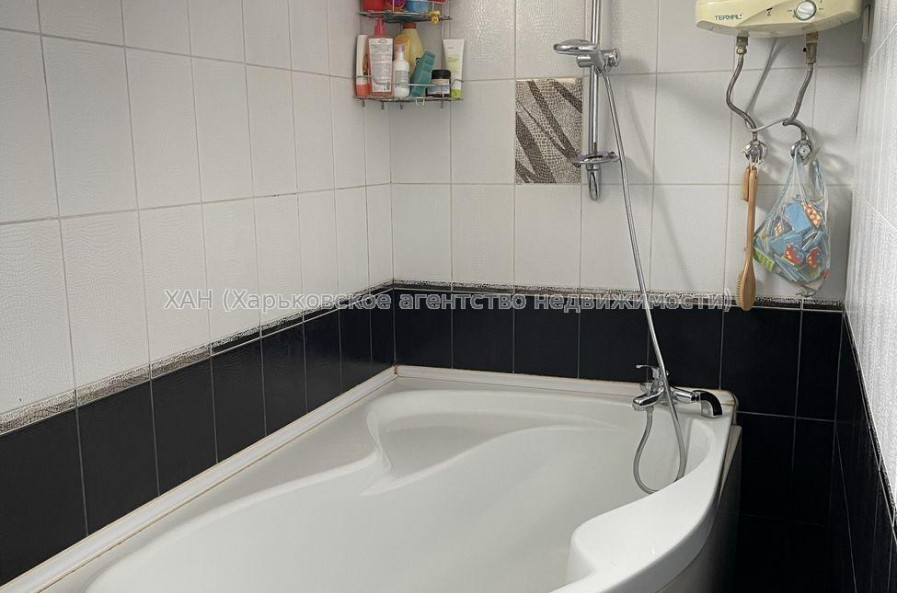 Продам квартиру, Пермская ул. , 3  ком., 75 м², капитальный ремонт 