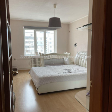 Продам квартиру, Пермская ул. , 3  ком., 75 м², капитальный ремонт 