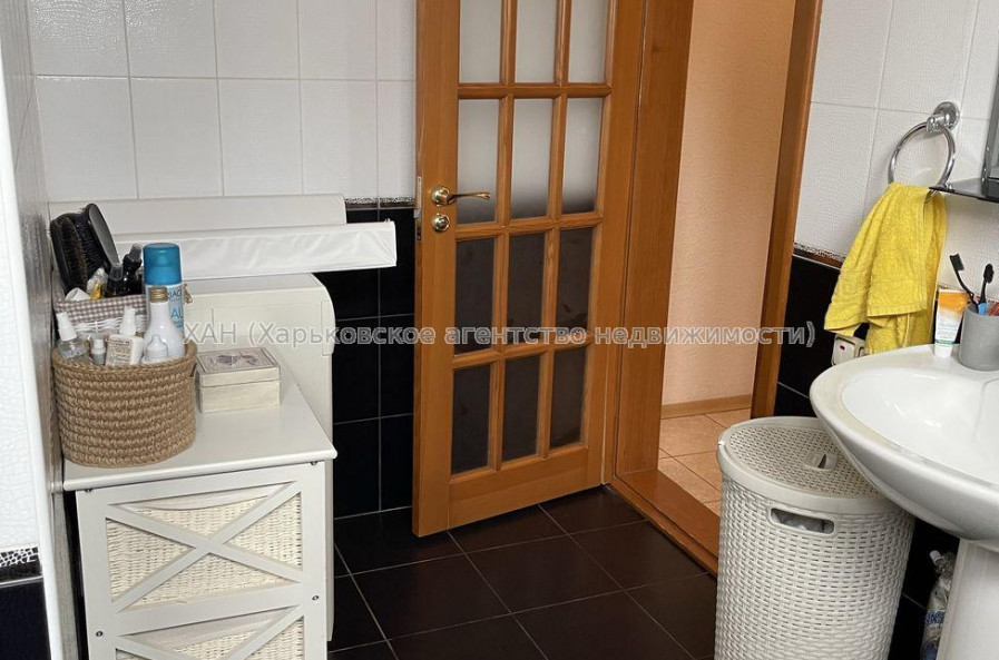 Продам квартиру, Пермская ул. , 3  ком., 75 м², капитальный ремонт 