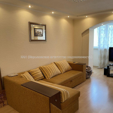 Продам квартиру, Пермская ул. , 3  ком., 75 м², капитальный ремонт 
