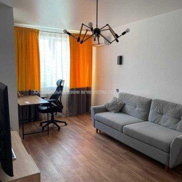 Продам квартиру, Мира ул. , 1  ком., 40.40 м², авторский дизайн 