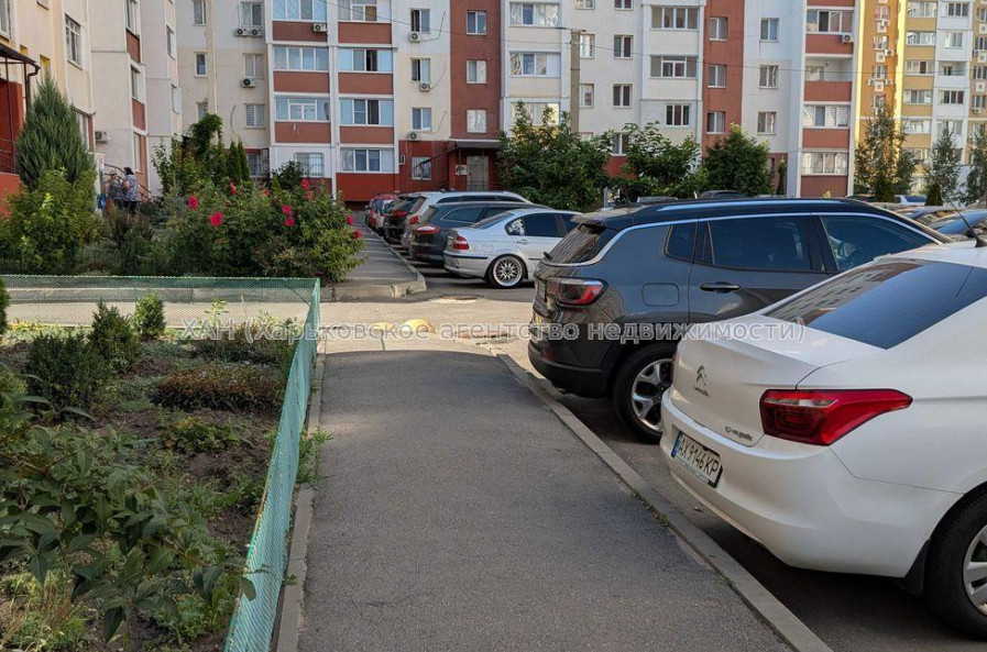 Продам квартиру, Драгоманова ул. , 1 кім., 25.10 м², авторский дизайн 