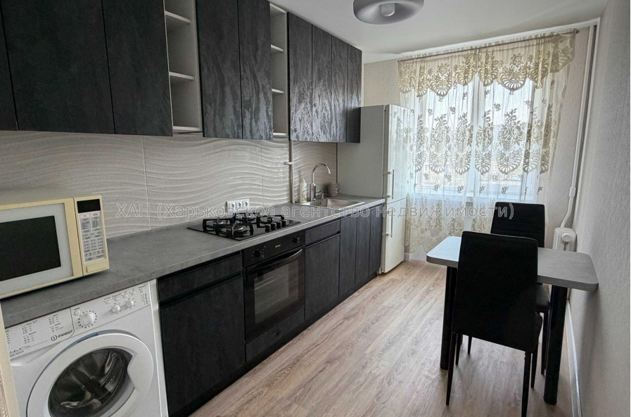 Здам квартиру, Науки просп. , 2 кім., 45 м², евроремонт 