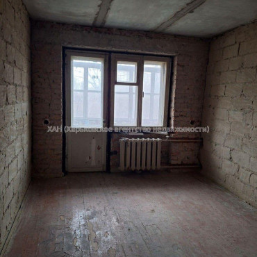 Продам квартиру, Льва Ландау просп. , 1  ком., 30 м², без внутренних работ 