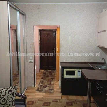 Продам квартиру, Ощепкова Андрея ул. , 1 кім., 18 м², косметический ремонт 