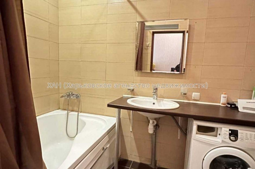 Продам квартиру, Алчевских ул. , 3 кім., 63 м², капитальный ремонт 