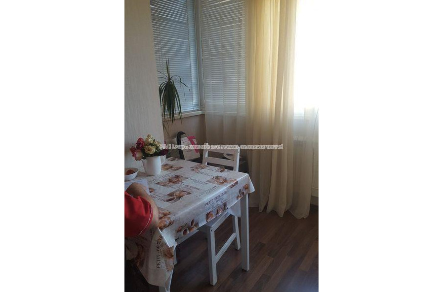 Продам квартиру, Алчевских ул. , 3 кім., 63 м², капитальный ремонт 