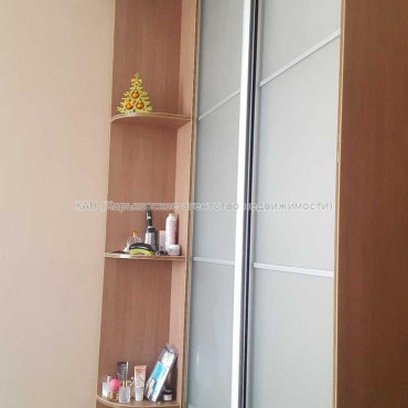 Продам квартиру, Алчевских ул. , 3 кім., 63 м², капитальный ремонт 