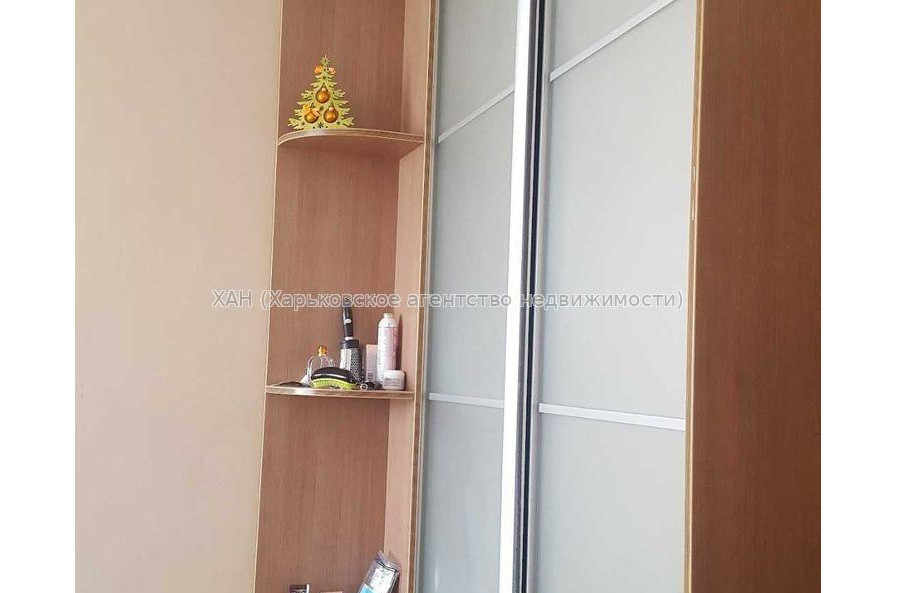 Продам квартиру, Алчевских ул. , 3 кім., 63 м², капитальный ремонт 