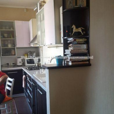 Продам квартиру, Алчевских ул. , 3 кім., 63 м², капитальный ремонт 