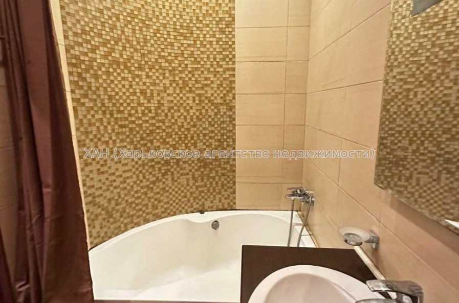Продам квартиру, Алчевских ул. , 3 кім., 63 м², капитальный ремонт 