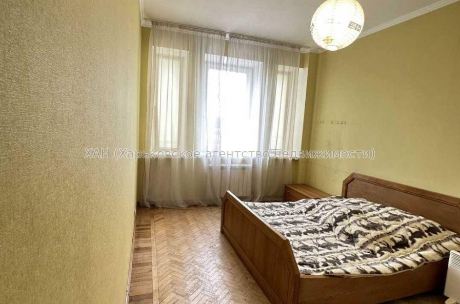 Продам квартиру, Алчевских ул. , 3 кім., 63 м², капитальный ремонт 