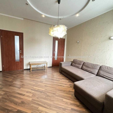 Продам квартиру, Алчевских ул. , 3 кім., 63 м², капитальный ремонт 