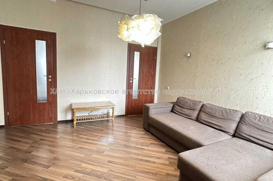 Продам квартиру, Алчевских ул. , 3 кім., 63 м², капитальный ремонт 
