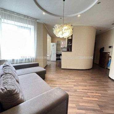 Продам квартиру, Алчевских ул. , 3 кім., 63 м², капитальный ремонт 