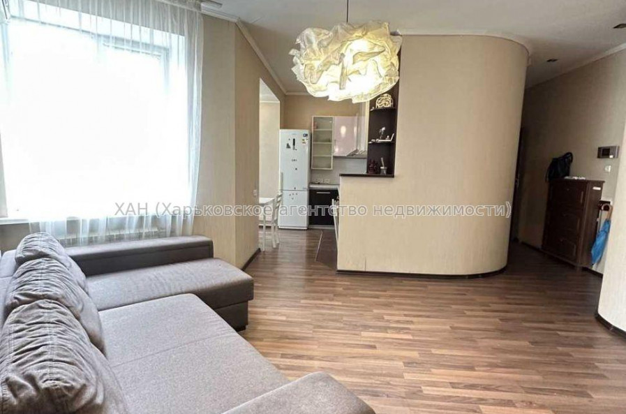 Продам квартиру, Алчевских ул. , 3 кім., 63 м², капитальный ремонт 