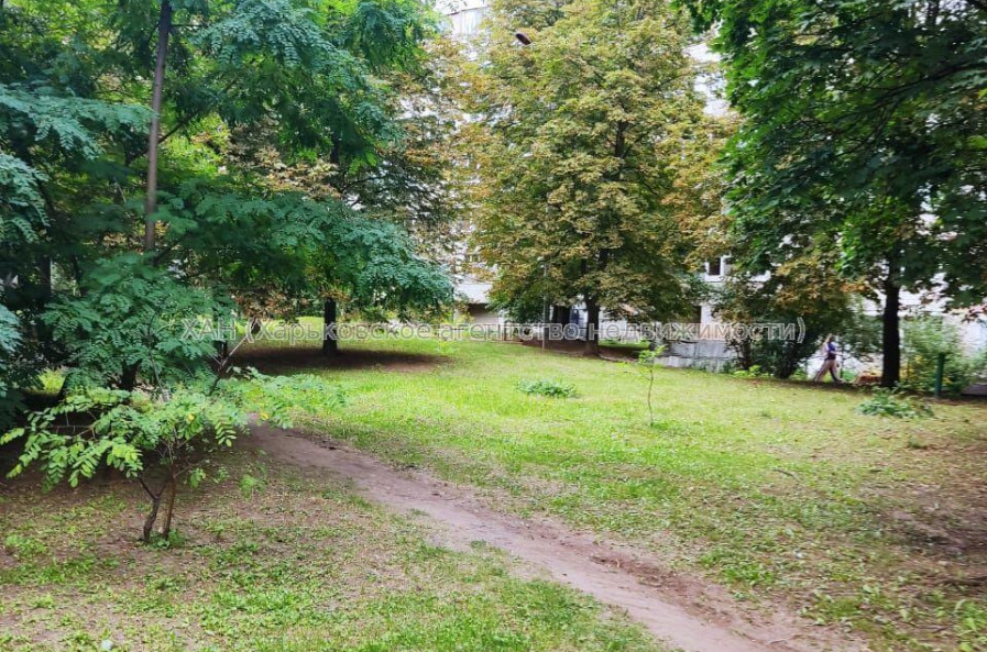 Продам квартиру, Победы просп. , 3  ком., 67 м², советский ремонт 