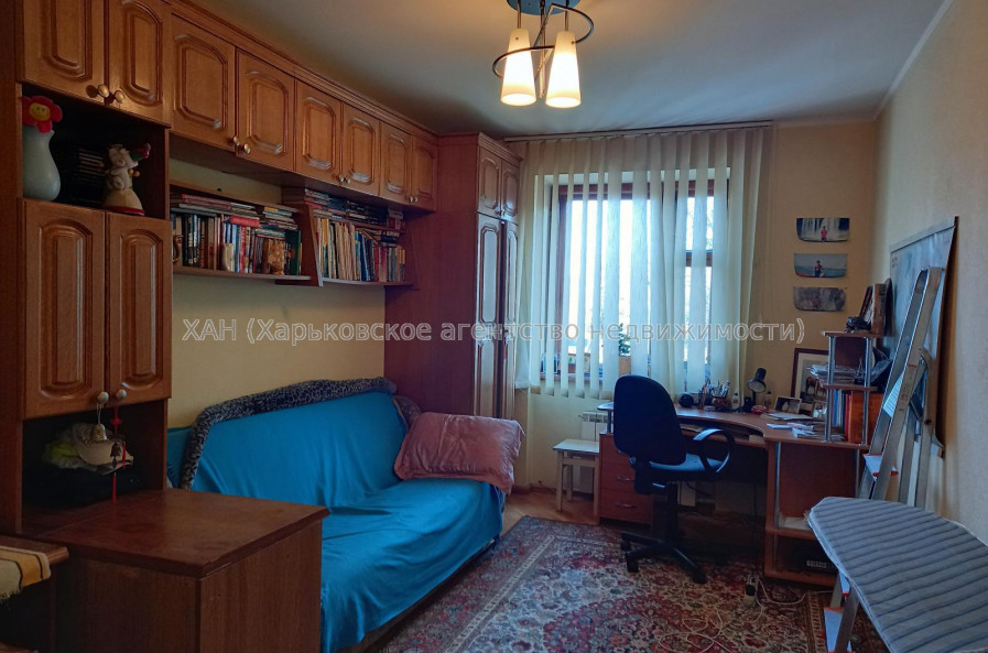 Продам квартиру, Лебединская ул. , 4  ком., 105 м², капитальный ремонт 