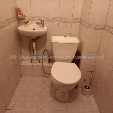 Продам квартиру, Лебединская ул. , 4  ком., 105 м², капитальный ремонт 