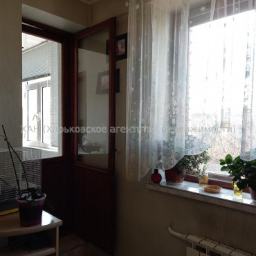 Продам квартиру, Лебединская ул. , 4  ком., 105 м², капитальный ремонт 