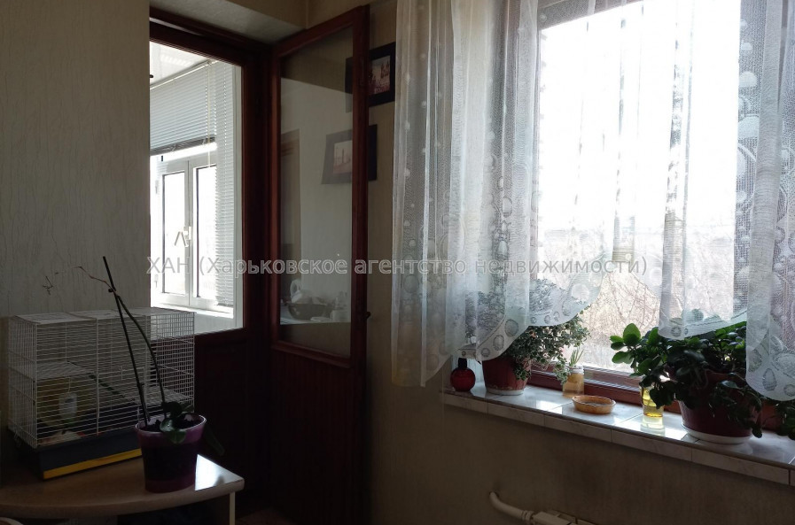 Продам квартиру, Лебединская ул. , 4  ком., 105 м², капитальный ремонт 
