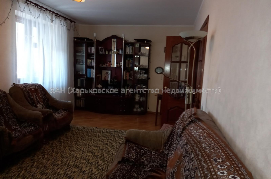Продам квартиру, Лебединская ул. , 4  ком., 105 м², капитальный ремонт 